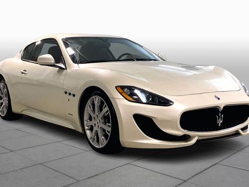 Used 2013 Maserati GranTurismo Sport image 2
