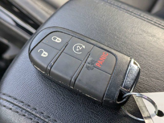 Used 2025 Jeep Compass Limited AWD/4WD image 31