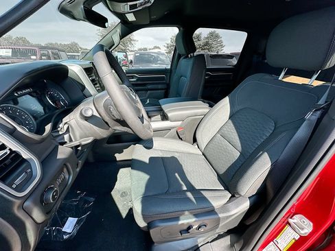 New 2026 RAM 1500 4x4 Crew Cab image 27