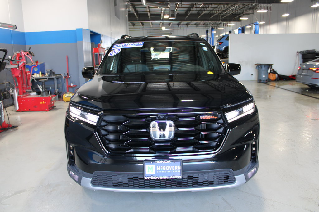 Used 2023 Honda Pilot TrailSport image 2