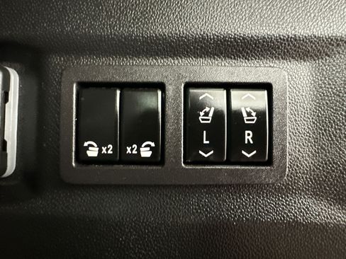 Certified 2023 Chevrolet Tahoe High Country AWD/4WD image 33