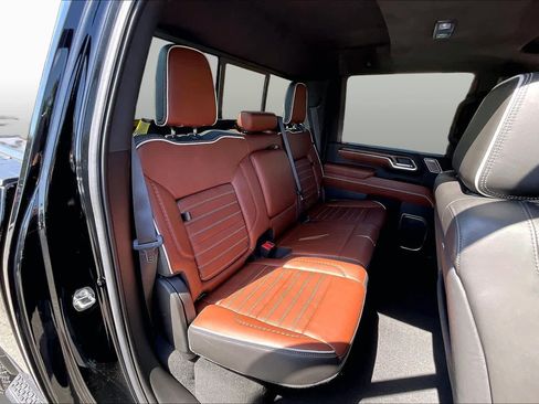 Used 2024 GMC Sierra 2500 Denali Ultimate w/ Snow Plow Prep/Camper Package AWD/4WD image 26