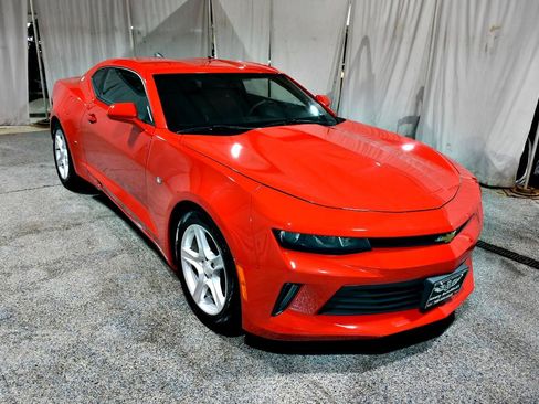 Used 2018 Chevrolet Camaro LT RWD image 25