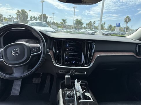 Used 2022 Volvo S60 T8 R-Design Expression w/ Premium Package image 15