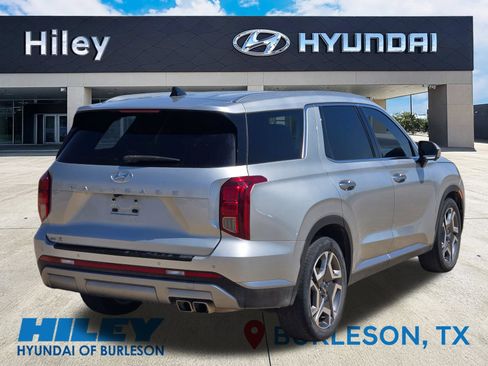 Used 2024 Hyundai Palisade SEL w/ Premium Package FWD image 4