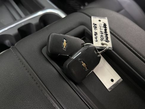 Used 2021 Chevrolet Silverado 1500 LTZ AWD/4WD image 44