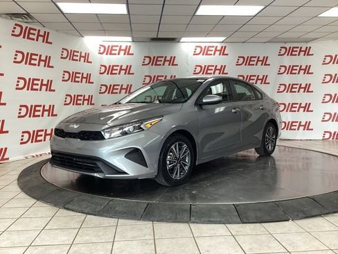 Used 2024 Kia Forte LXS FWD image 3