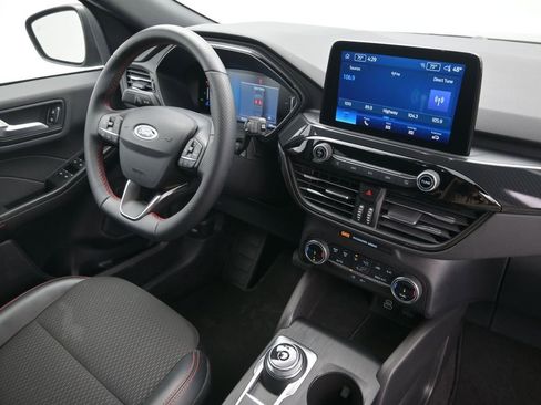 Used 2025 Ford Escape ST-Line image 17