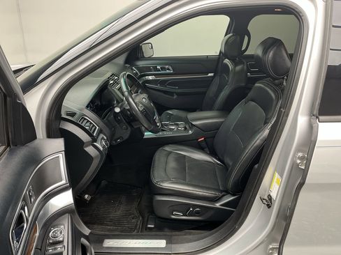 Used 2016 Ford Explorer Limited image 3