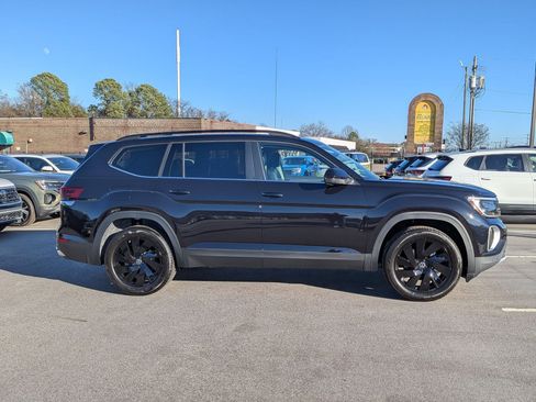 New 2026 Volkswagen Atlas SE image 8