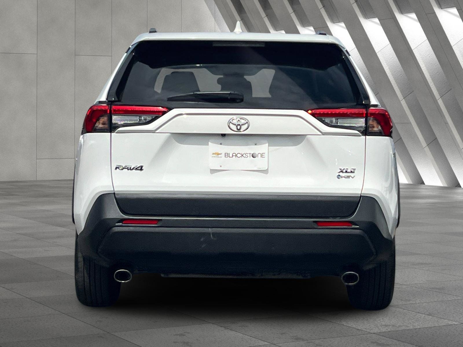 Used 2025 Toyota RAV4 XLE AWD/4WD image 5