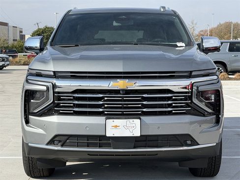 New 2026 Chevrolet Suburban Premier image 7