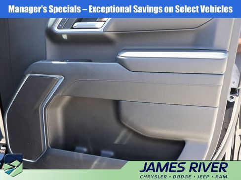 Used 2025 Chevrolet Silverado 1500 LT AWD/4WD image 8