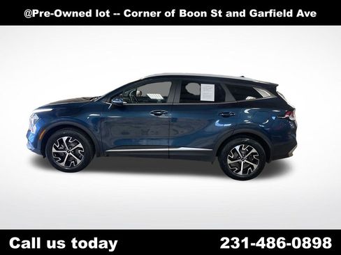 Used 2023 Kia Sportage EX image 2