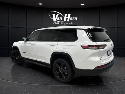 Used 2025 Jeep Grand Cherokee L Limited w/ Luxury Tech Group II image 3