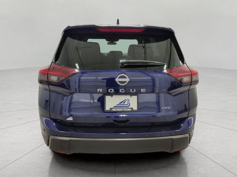 Used 2025 Nissan Rogue SV image 8
