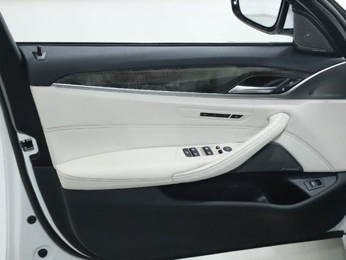 Certified 2023 BMW 540i xDrive w/ Premium Package image 15