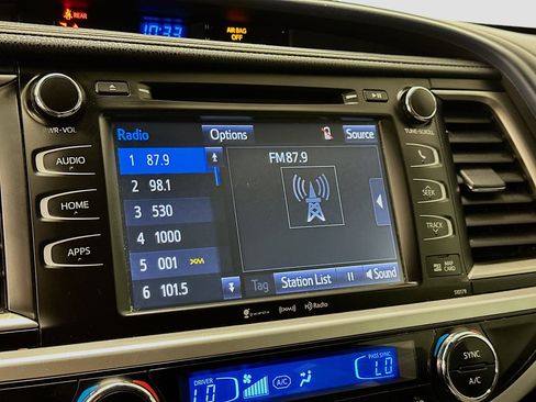 Used 2017 Toyota Highlander XLE w/ Protection Package #3 AWD/4WD image 21