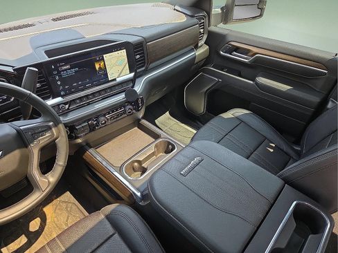 Certified 2025 Chevrolet Silverado 2500 High Country w/ Technology Package AWD/4WD image 19