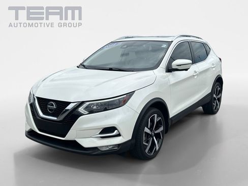 Used 2022 Nissan Rogue Sport SL w/ Premium Package FWD image 3