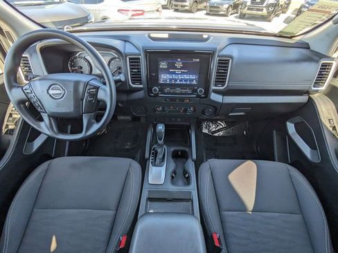 Used 2024 Nissan Frontier SV image 16