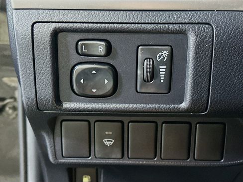 Used 2011 Lexus CT 200h Premium w/ Premium Audio Pkg FWD image 17