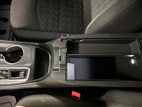 Used 2024 Chevrolet Equinox LT w/ LPO, Floor Liner Package FWD image 21