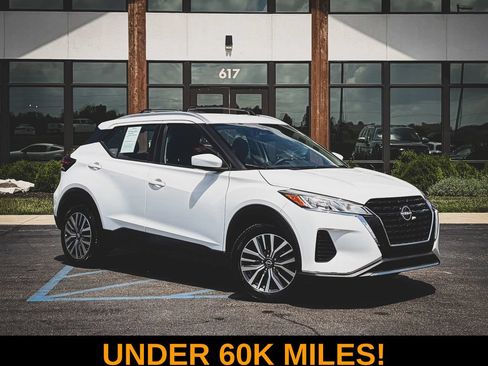 Used 2022 Nissan Kicks SV FWD image 1