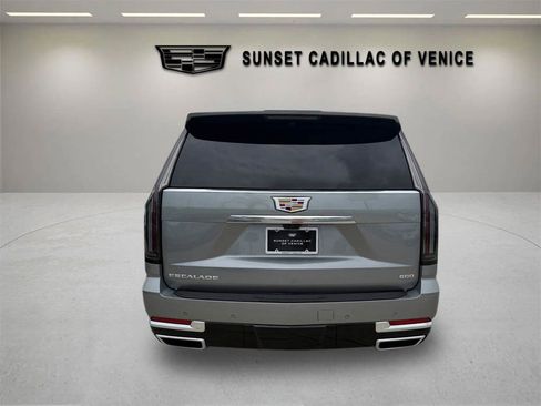 New 2026 Cadillac Escalade ESV Luxury w/ Touring Package AWD/4WD image 4