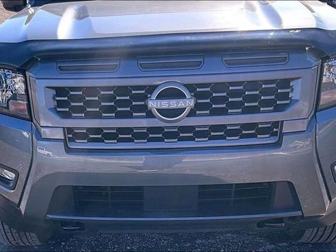 Used 2025 Nissan Frontier SV w/ SV Convenience Package image 30