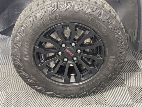 Used 2023 GMC Sierra 1500 AT4X image 8