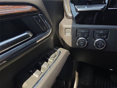 New 2025 GMC Sierra 2500 SLE w/ SLE Value Package; image 15