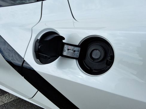 Used 2023 Chevrolet Corvette Stingray Premium Cpe w/ Z51 Performance Package image 11