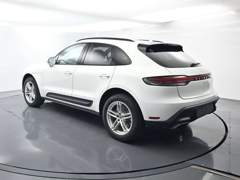 Certified 2022 Porsche Macan AWD/4WD image 3