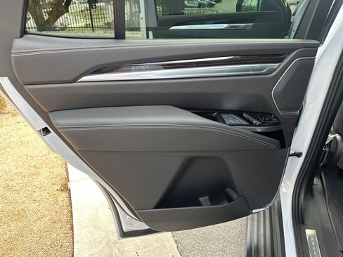 New 2026 Cadillac Escalade Luxury w/ LPO, Floor Liner Package AWD/4WD image 38