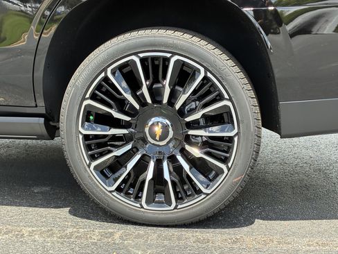 New 2026 Chevrolet Tahoe High Country AWD/4WD image 11