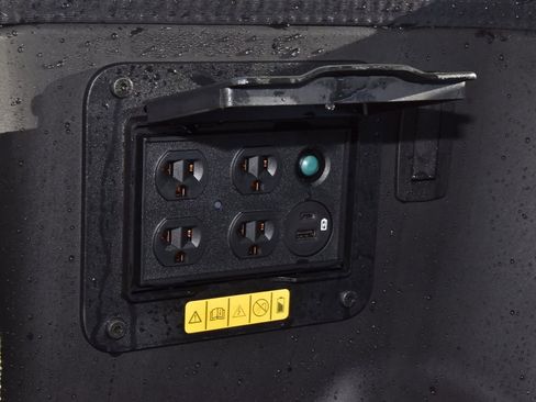 Used 2025 Ford F150 Lightning Flash AWD/4WD image 37