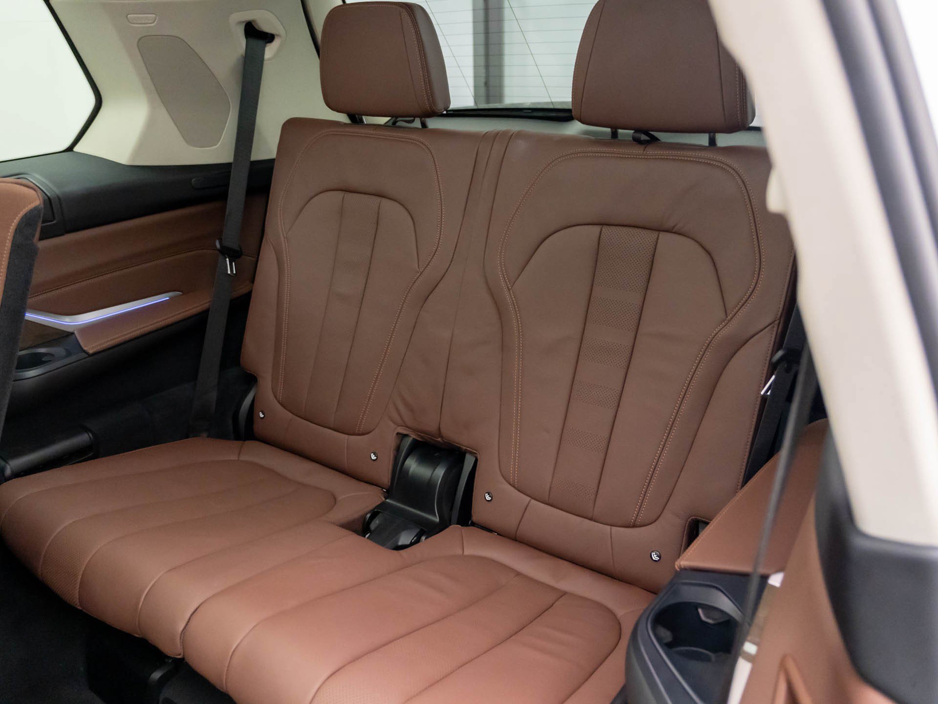 Used 2020 BMW X7 xDrive40i w/ Premium Package AWD/4WD image 19