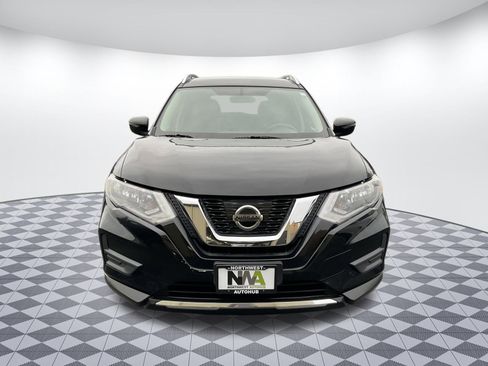 Used 2017 Nissan Rogue SV image 5