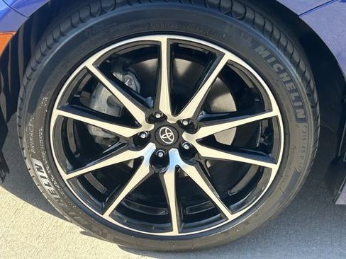 Used 2025 Toyota GR86 w/ ALL Weather Mat Package (TMS) RWD image 10