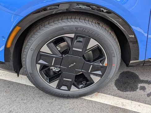 New 2026 Kia Sportage SX FWD image 9