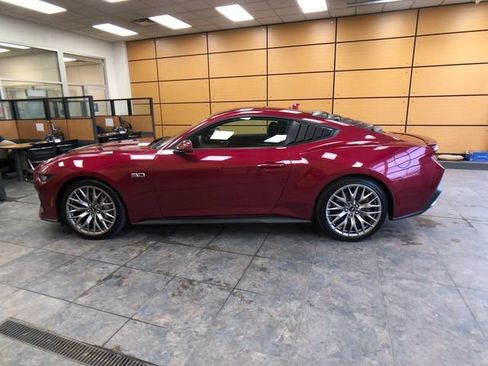 Used 2025 Ford Mustang GT Premium image 4