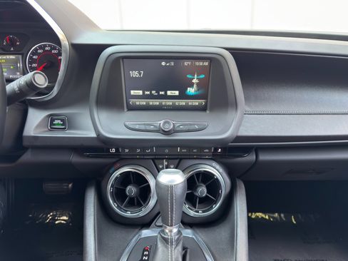 Used 2017 Chevrolet Camaro LT RWD image 22