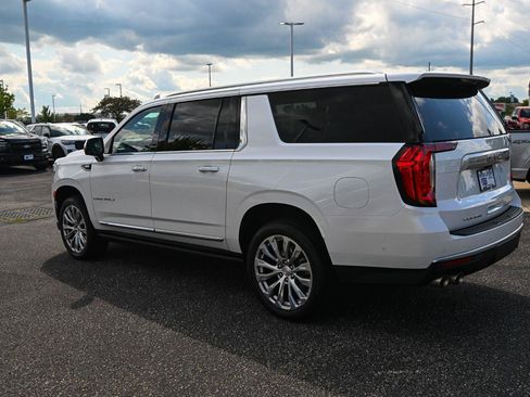Used 2024 GMC Yukon XL Denali w/ Denali Reserve Package AWD/4WD image 7