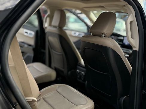 Used 2020 Ford Explorer Limited image 32