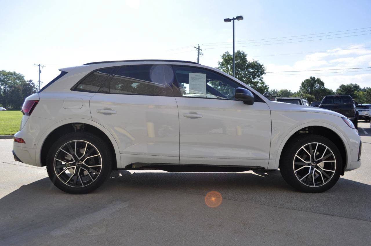 Used 2024 Audi SQ5 Prestige AWD/4WD image 9