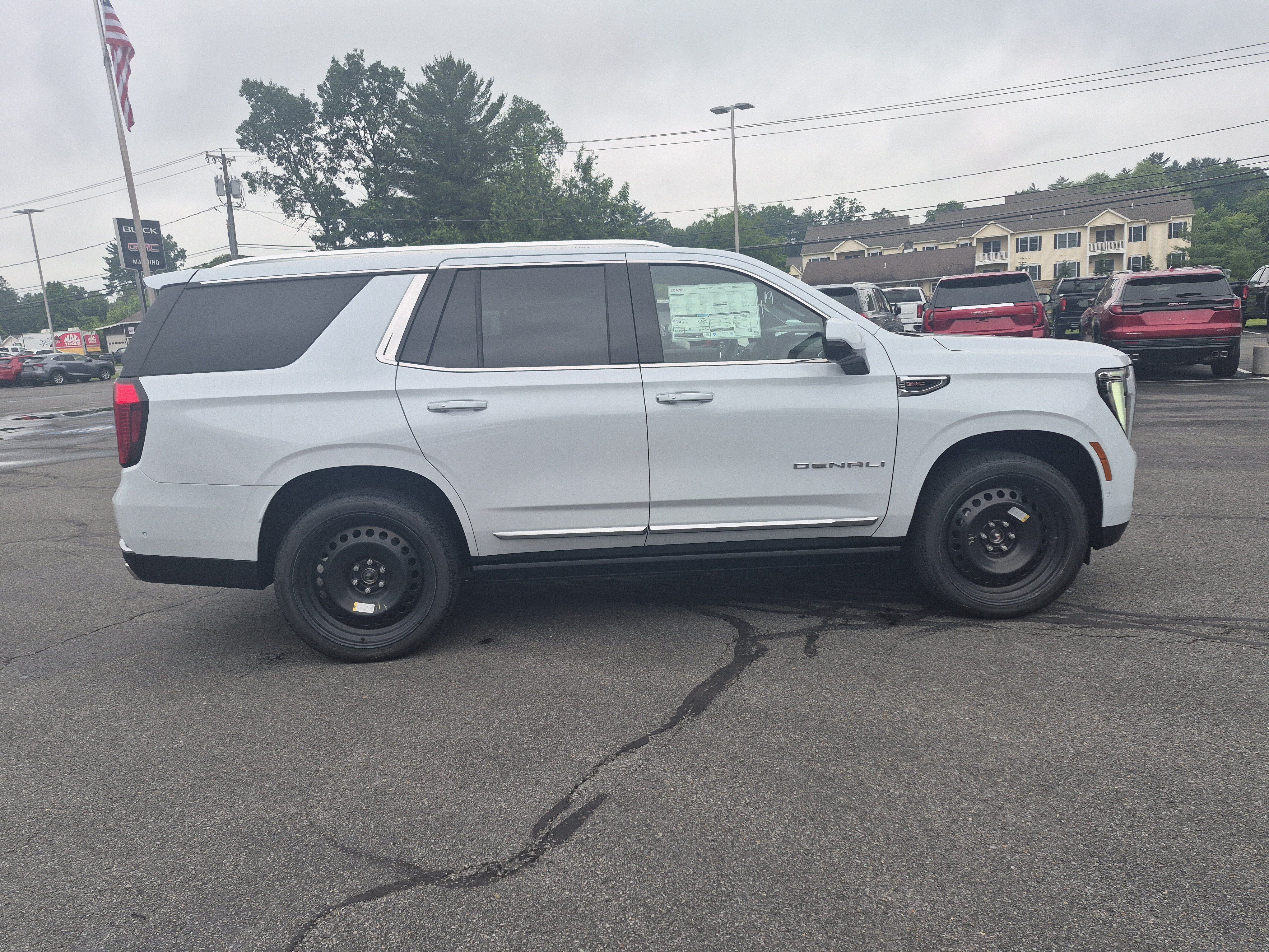 Used 2026 GMC Yukon Denali w/ Denali Reserve Package AWD/4WD image 6