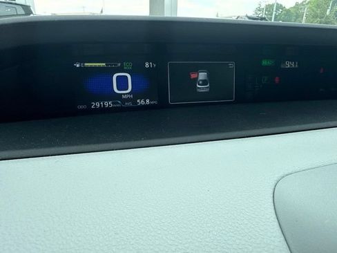 Used 2022 Toyota Prius XLE FWD image 18
