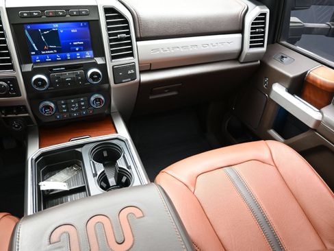 Used 2020 Ford F250 King Ranch w/ King Ranch Ultimate Package AWD/4WD image 41