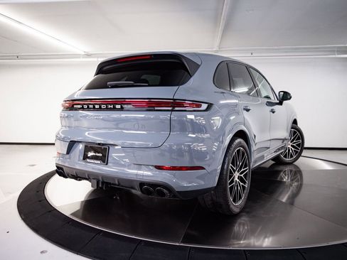 Certified 2026 Porsche Cayenne image 7